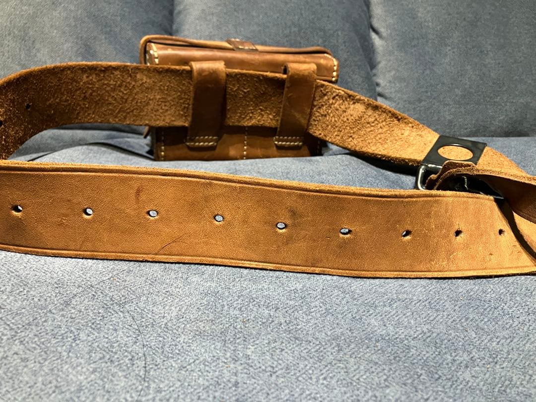 日本軍三十年式弾薬盒を原型とした 民生用オールレザー装備 ベルト付きヴィンテージ