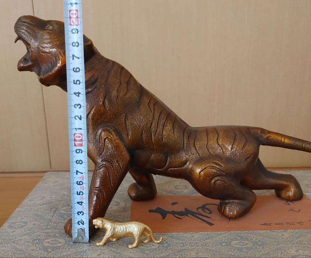 ブロンズ像 　虎　金属工芸　 置物　 オブジェ　　 アンティーク　 干支