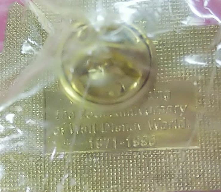 【レア/新品未使用】ディズニー 25周年記念 バッチ