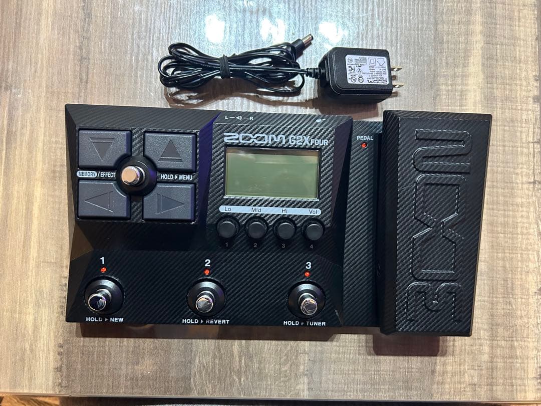 ★ZOOM G2X FOUR ギターエフェクター★