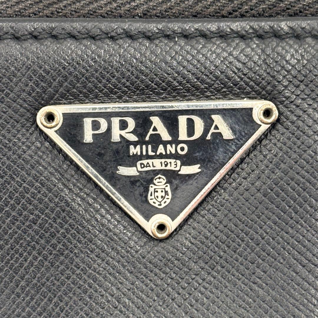 付属品完備✨️プラダ ラウンドファスナーケース 黒 三角ロゴ サフィアーノ