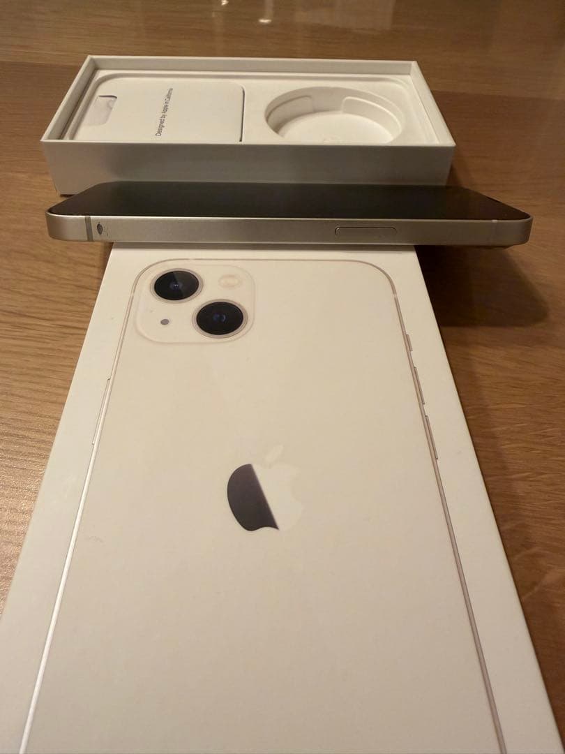 B*6様 Apple iPhone 13 スターライト