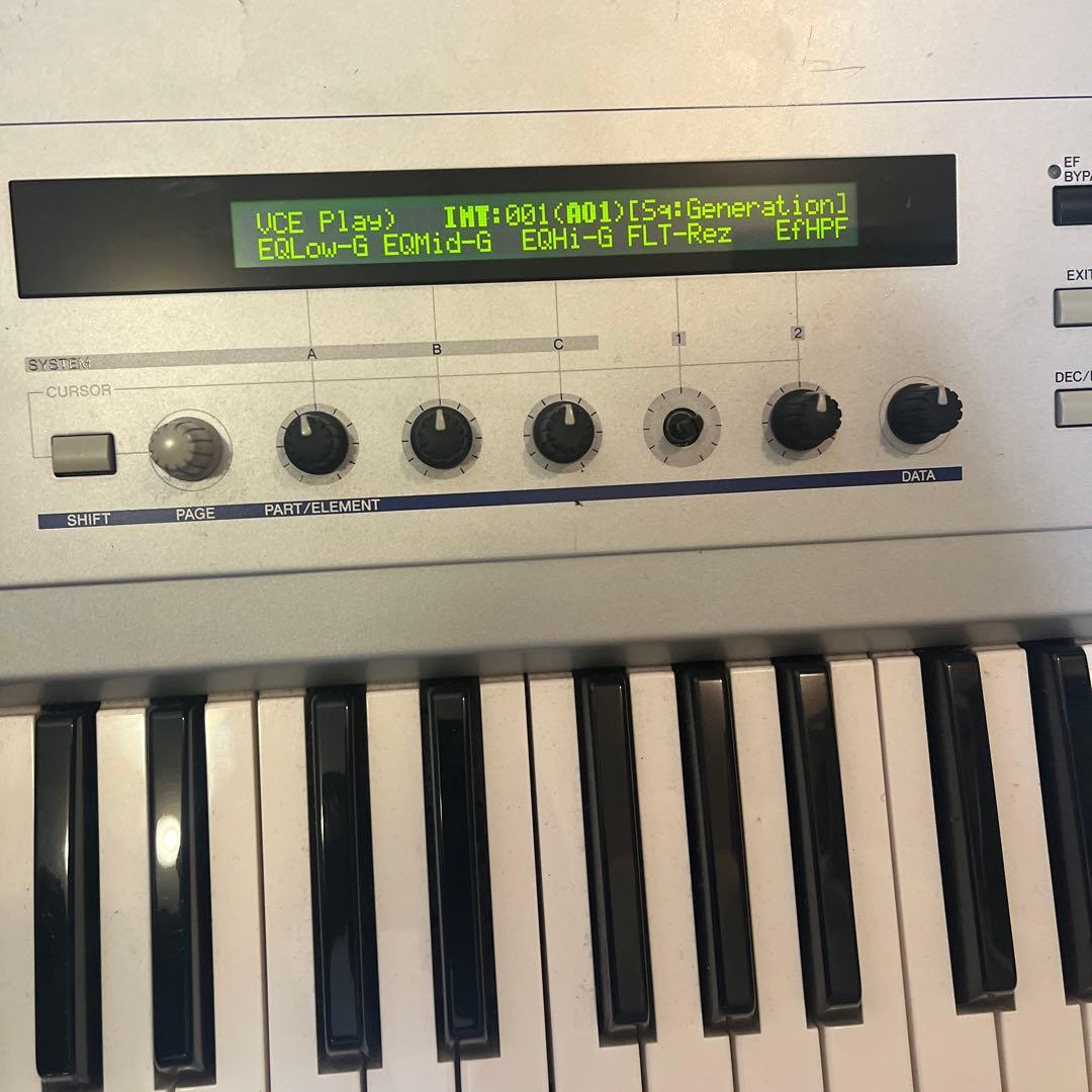 YAMAHA CS6X シンセサイザー 61鍵　中古ジャンクにて