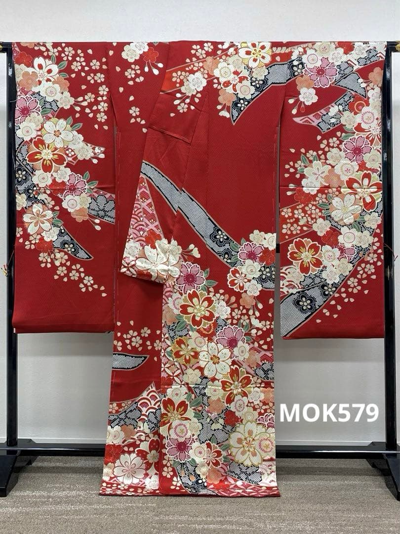 振袖 仮絵羽 金駒 金彩 ふくれ織紋意匠 正絹 未仕立て品 八掛付き