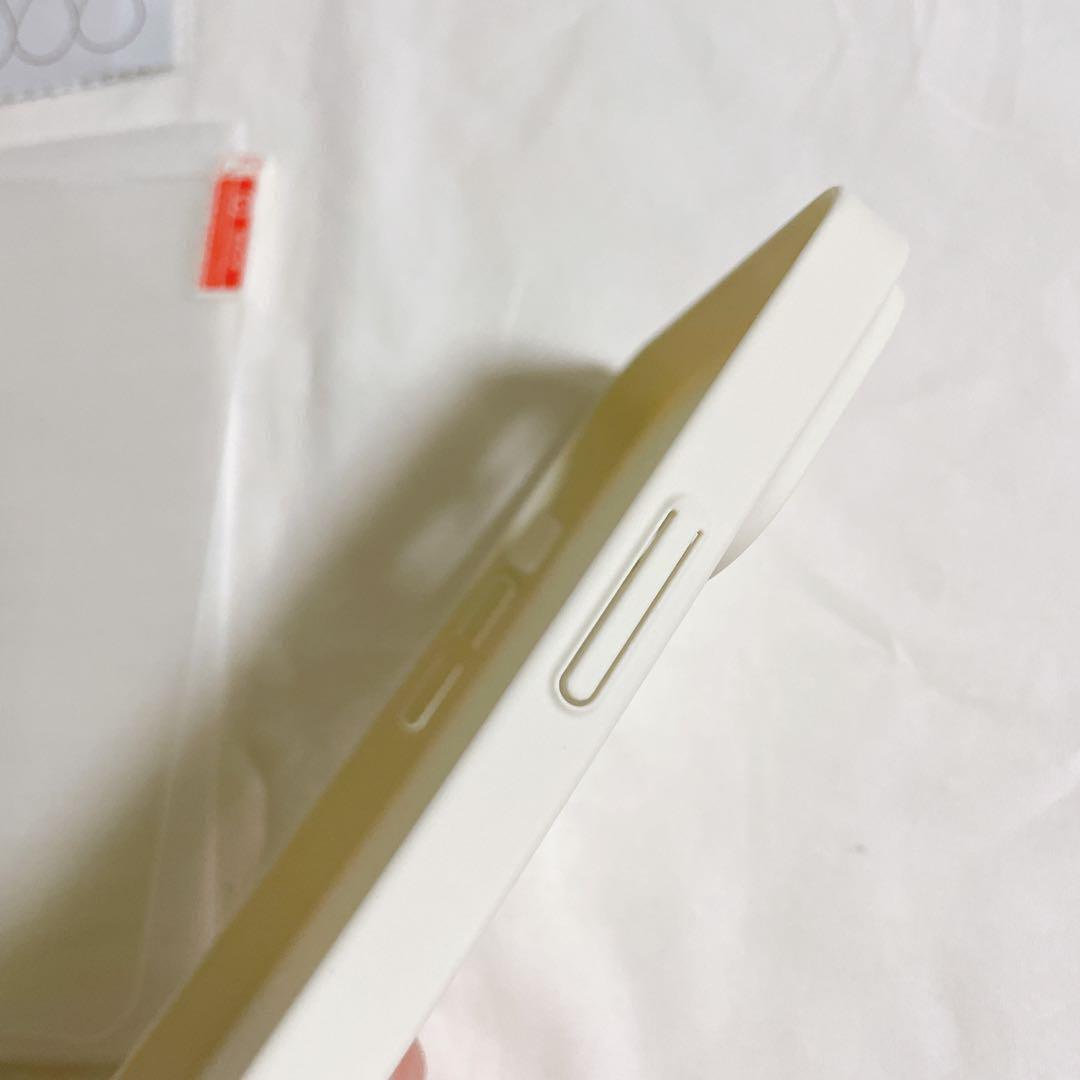 iphone 13pro ケース ホワイト　保護フィルム2枚