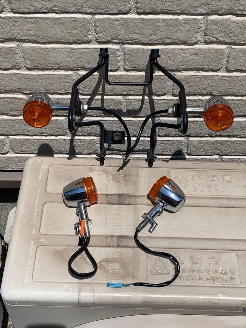 CB400SS 用　純正ウィンカー　4個セット（ヘッドライトステー？付）