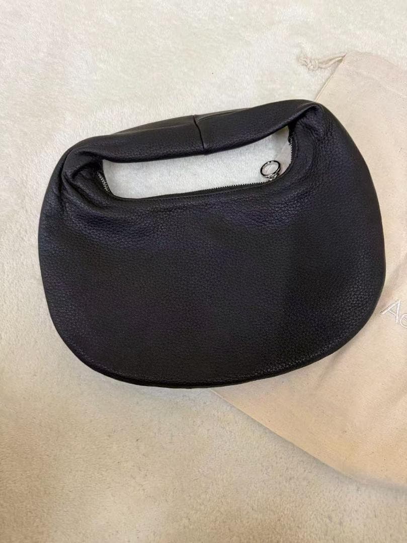 Aeta ブラックレザー ミニハンドバッグ サイズM