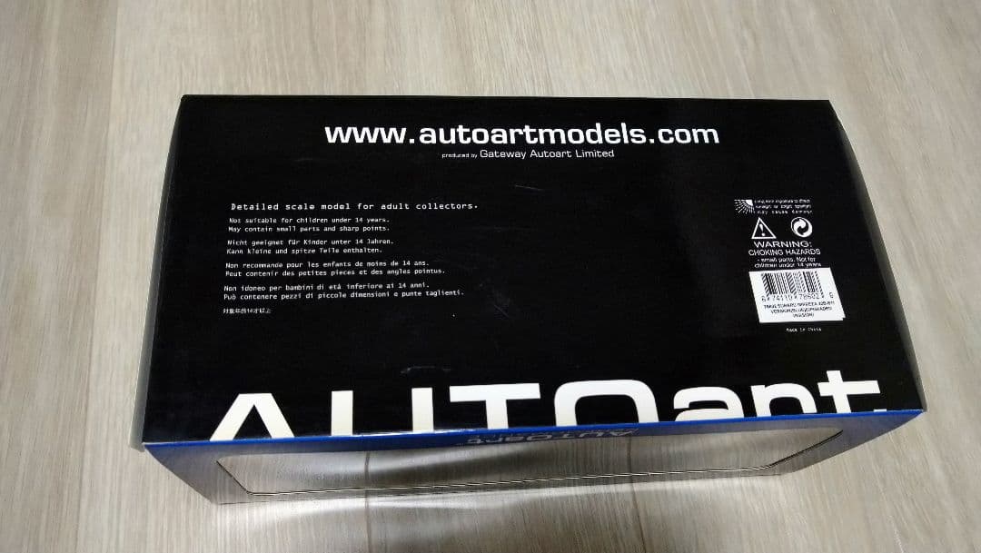 AUTOart　1/18 SUBARU インプレッサ22b STi ミニカー