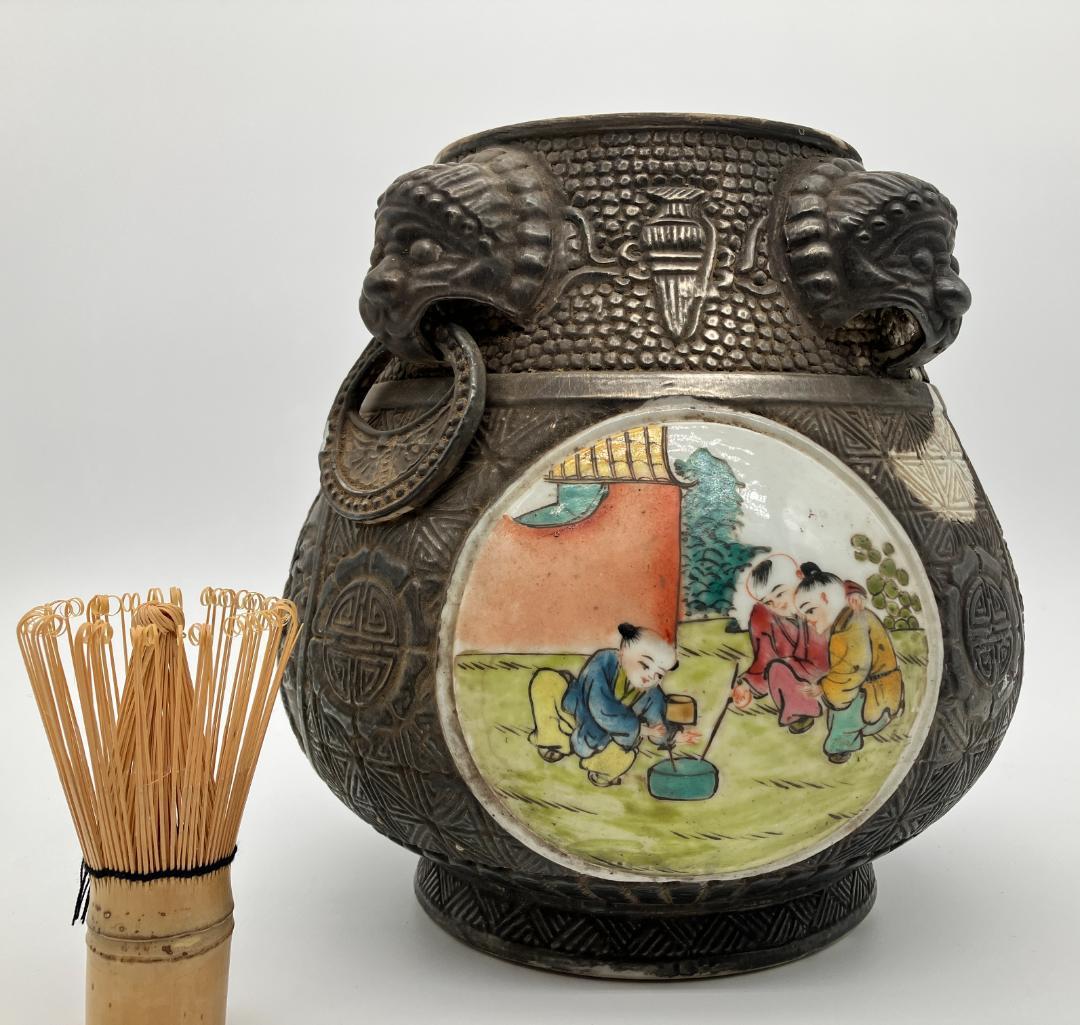 【中国美術】『黒陶四耳唐子図壺』　高さ：２３ｃｍ　花瓶　花生　置物　黒釉