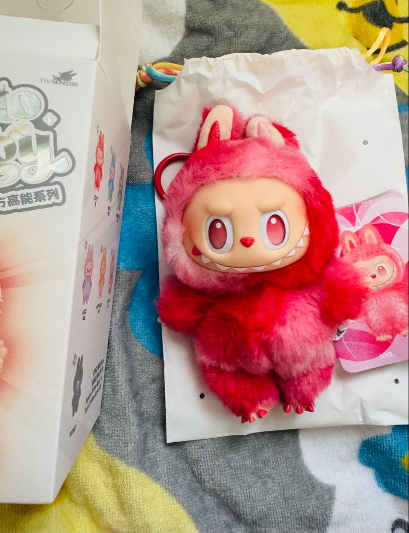 ラブブ BIG INTO ENERGY アソート　popmart エナジー