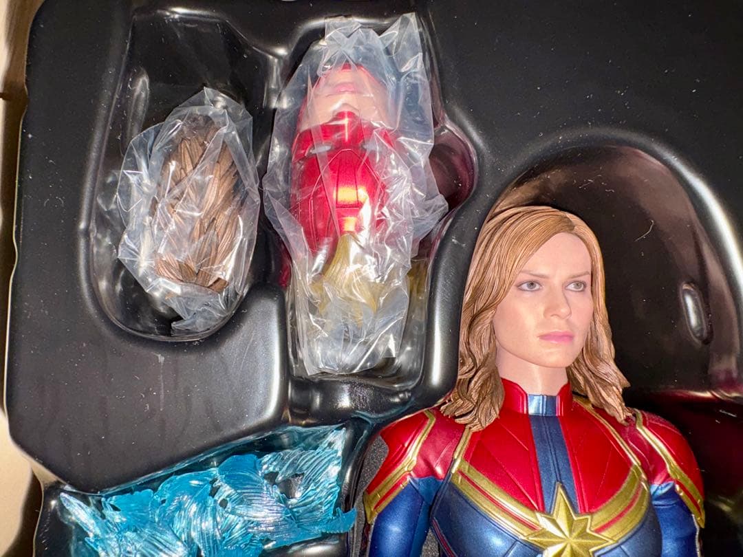 ホットトイズ　MARVELキャプテンマーベル 1/6フィギュア