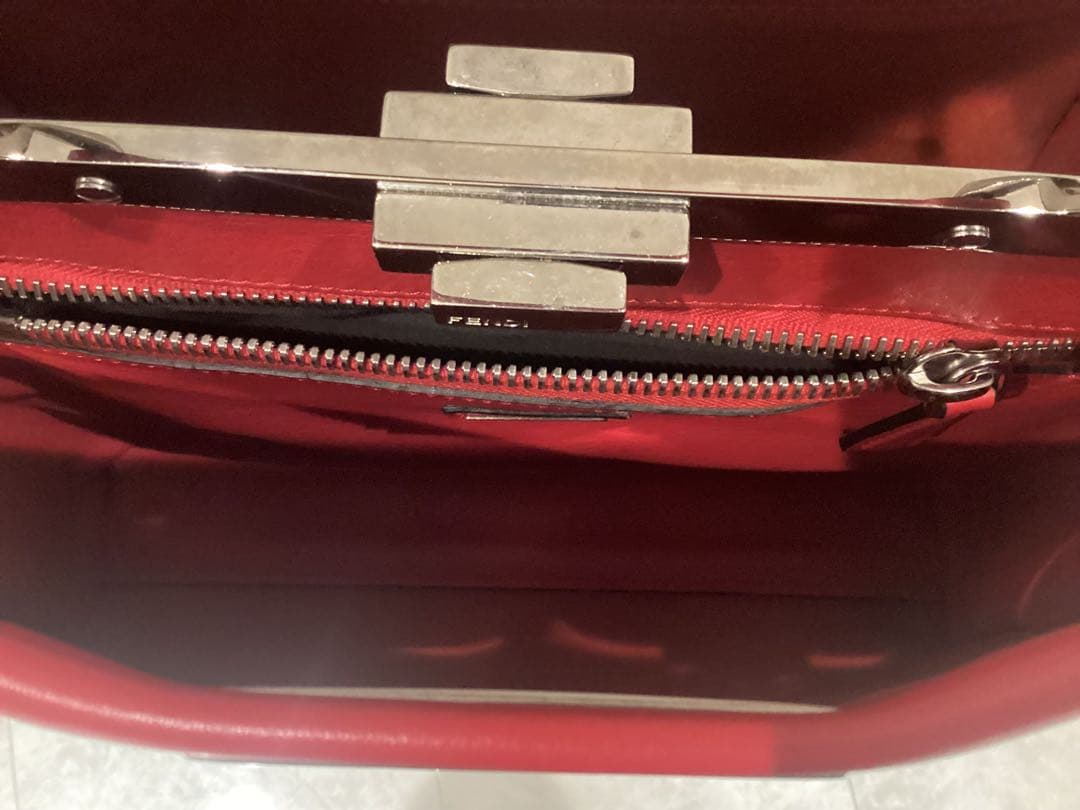 FENDI ピーカブー レギュラー 赤ショルダーバッグ