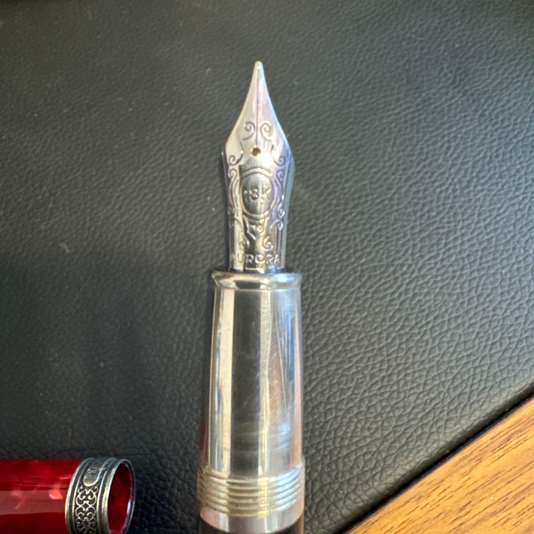 AURORA アウロラ　万年筆　85周年記念レッド　ペン先M