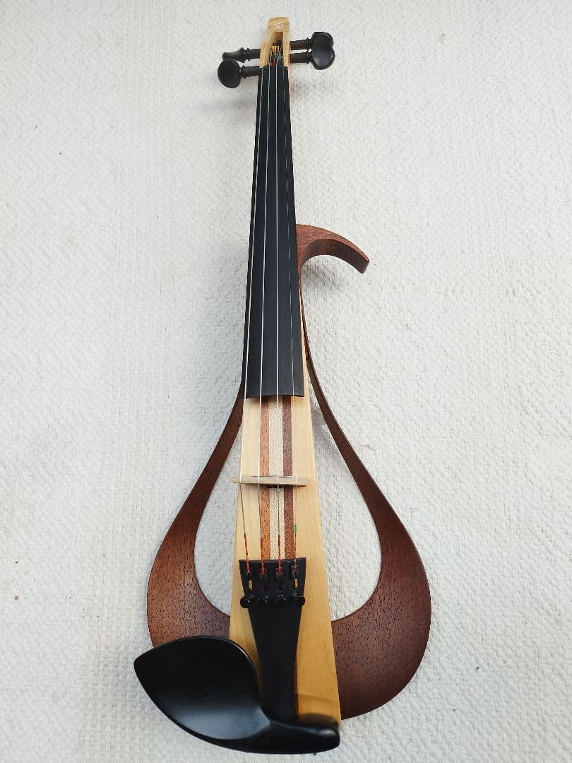 虎杢YEV104 エレクトリックバイオリン 4弦 ハードケース、弓と肩当てセット