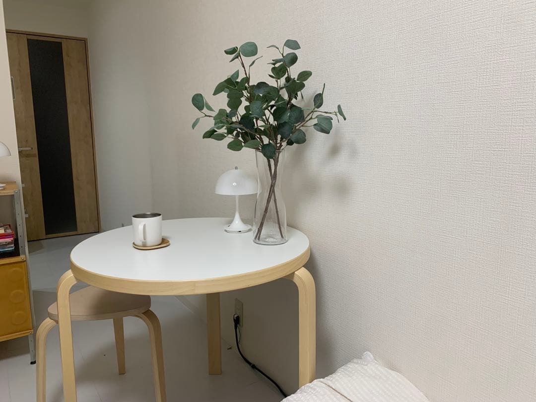 ☆ Artek 90B ラウンドテーブル　ホワイトラミネート