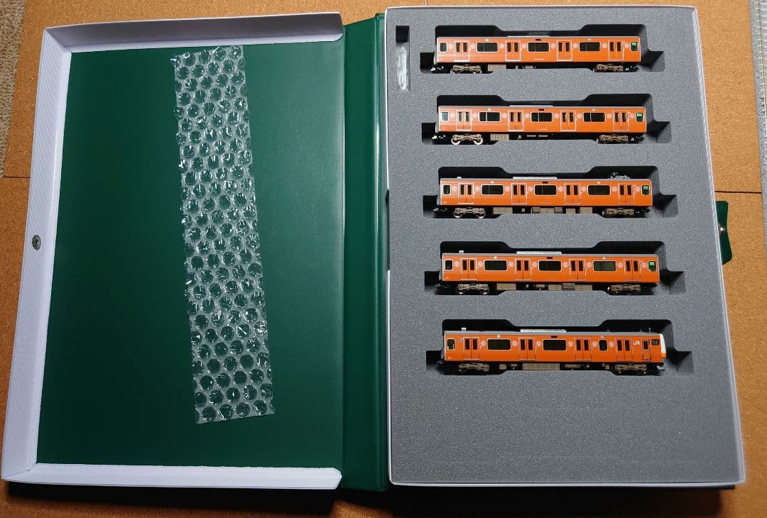 KATO E233系中央線開業130周年ラッピング編成