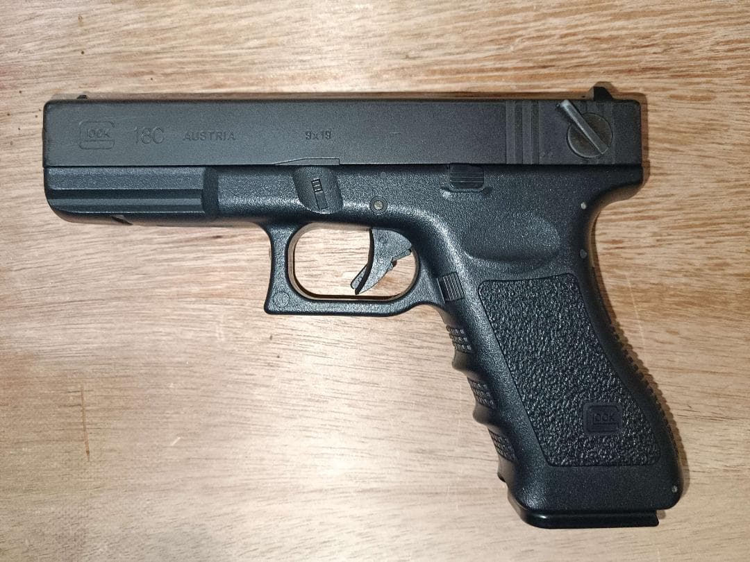 【東京マルイ】電動 グロック18C＋LiPoバッテリー＋充電器＋100連マガジン