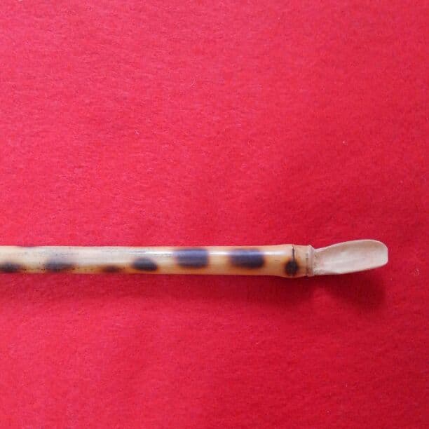 焼斑茶杓　標高1000 M 曲がり竹使用