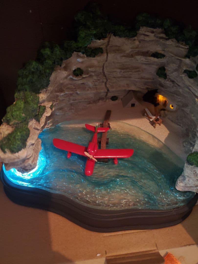 ジブリ　紅の豚　ポルコのアジト　ライトアップサウンドジオラマ