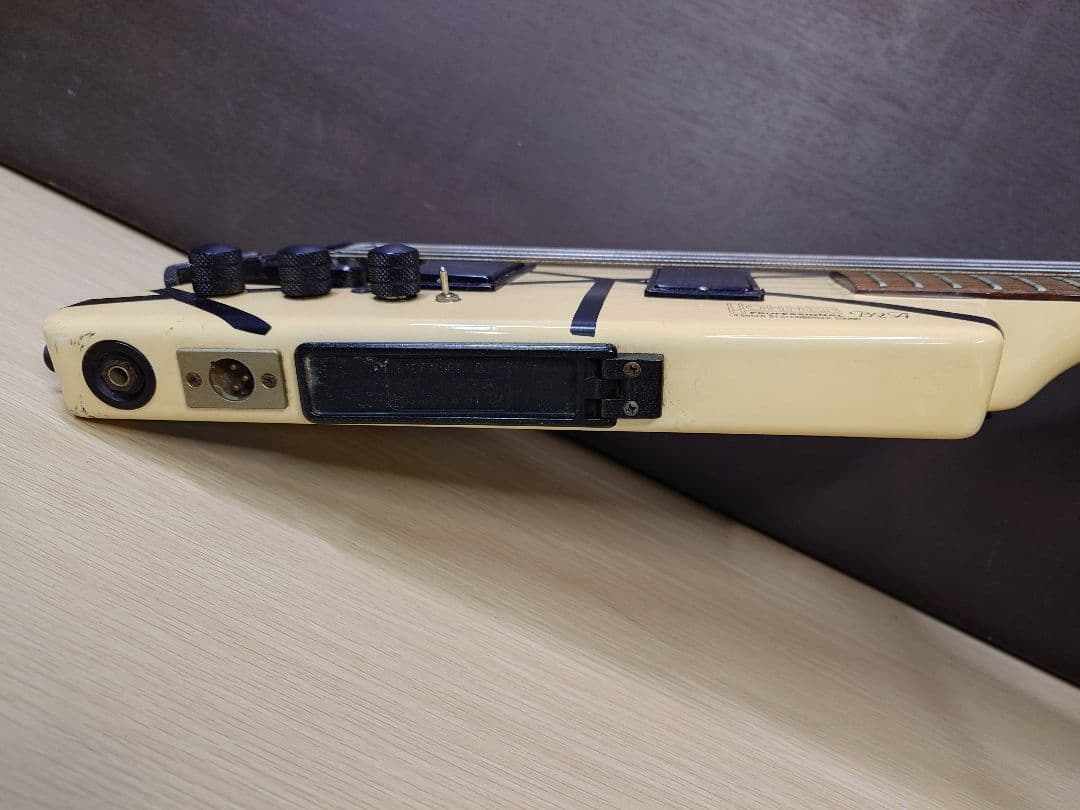 4*k様 HOHNER B2A エレキベース オリジナルデザイン