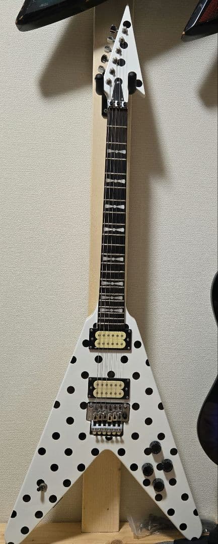 フライングV　ポルカドット　ランディローズ　水玉　　ノーブランド