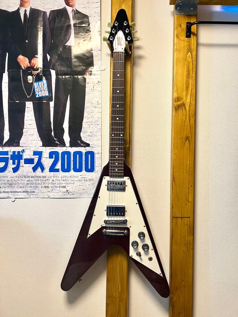 Blitz By Aria Pro II フライングV セットネック チェリー