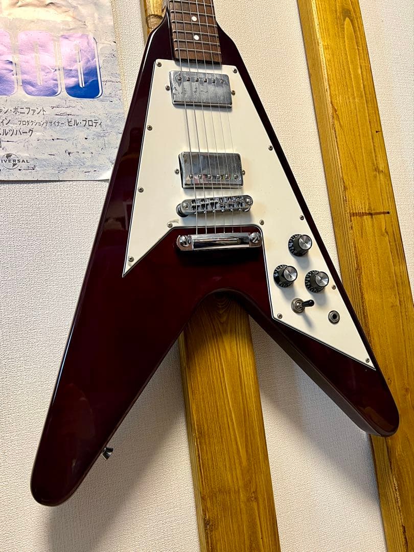 Blitz By Aria Pro II フライングV セットネック チェリー