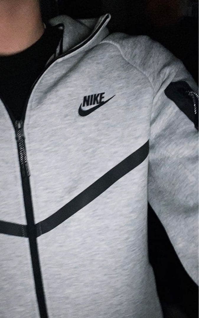 Nikeテックフリース廃盤M