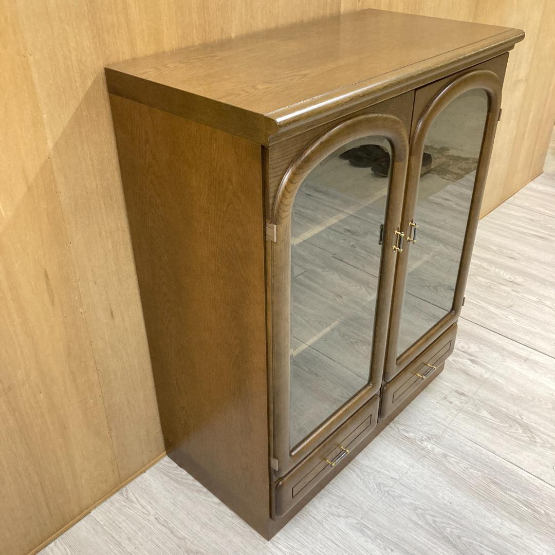 【カリモク】ガラスキャビネット　サイドボード　リビング収納　書棚