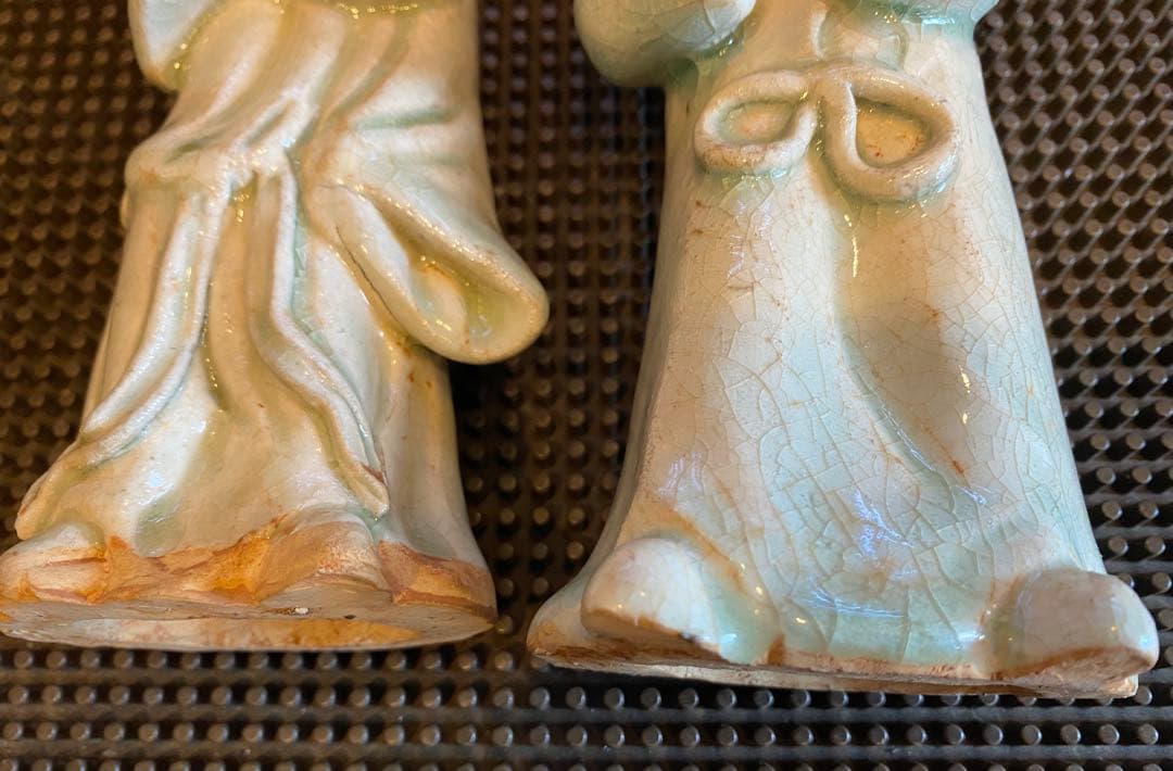 中国　青磁人物像ペア・鑑賞ケース付 ・ヴィンテージ　レア ・中国　台湾茶器