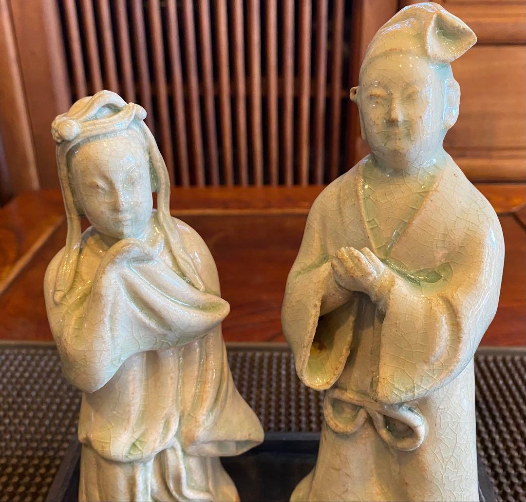 中国　青磁人物像ペア・鑑賞ケース付 ・ヴィンテージ　レア ・中国　台湾茶器
