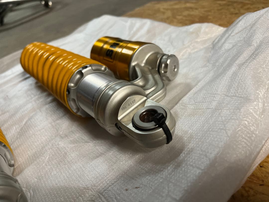 OHLINS リアショック　送料込み