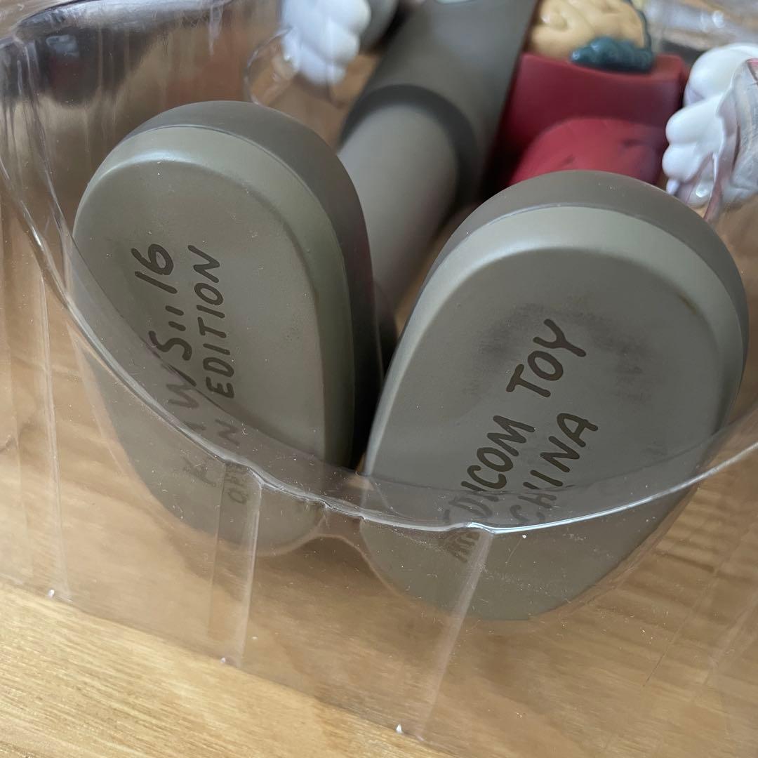 その他 KAWS Companion HOLIDAY open edition