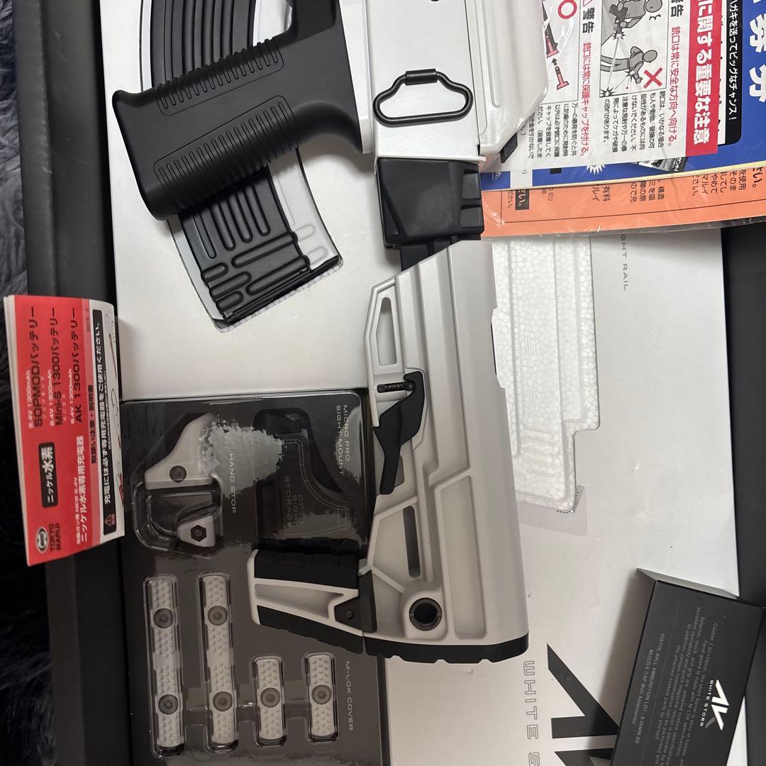 18歳以上東京マルイ次世代 KOND AK WHITE STORM