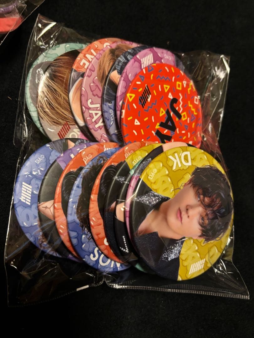 BIGBANG ビッグバングロゴ マイク型ライトとバッジセット