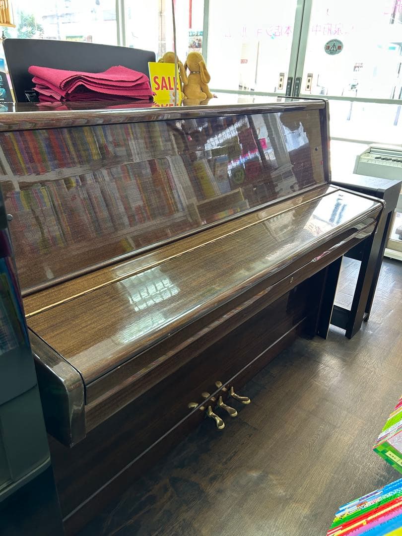 超価格HANDOKピアノ、H110、人気のコンパクトタイプ、お買い得1台限り！
