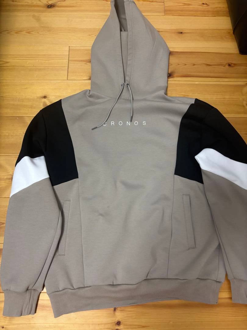 CRONOSパーカー