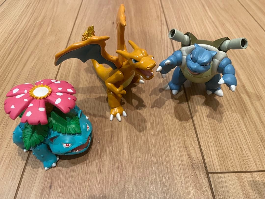ポケットモンスター　フィギュア　御三家　リザードン、カメックス、フシギバナ