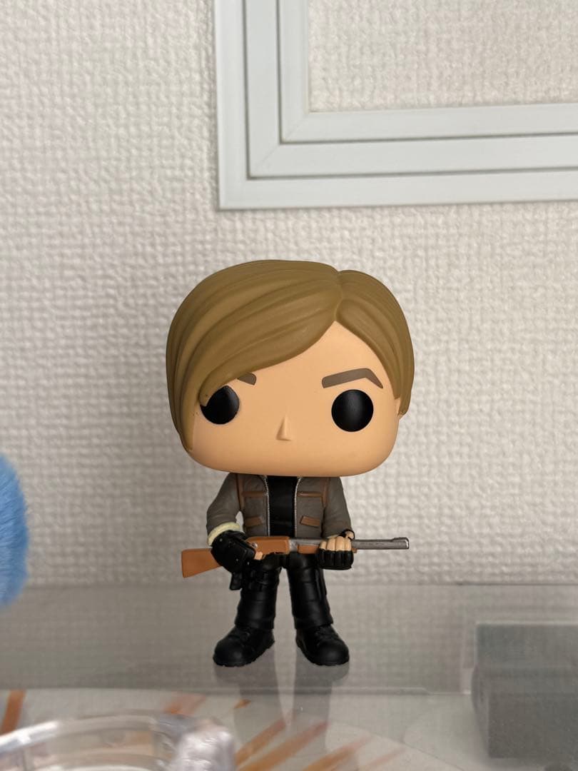 バイオハザード　レオン　フィギュア　FUNKOPOP
