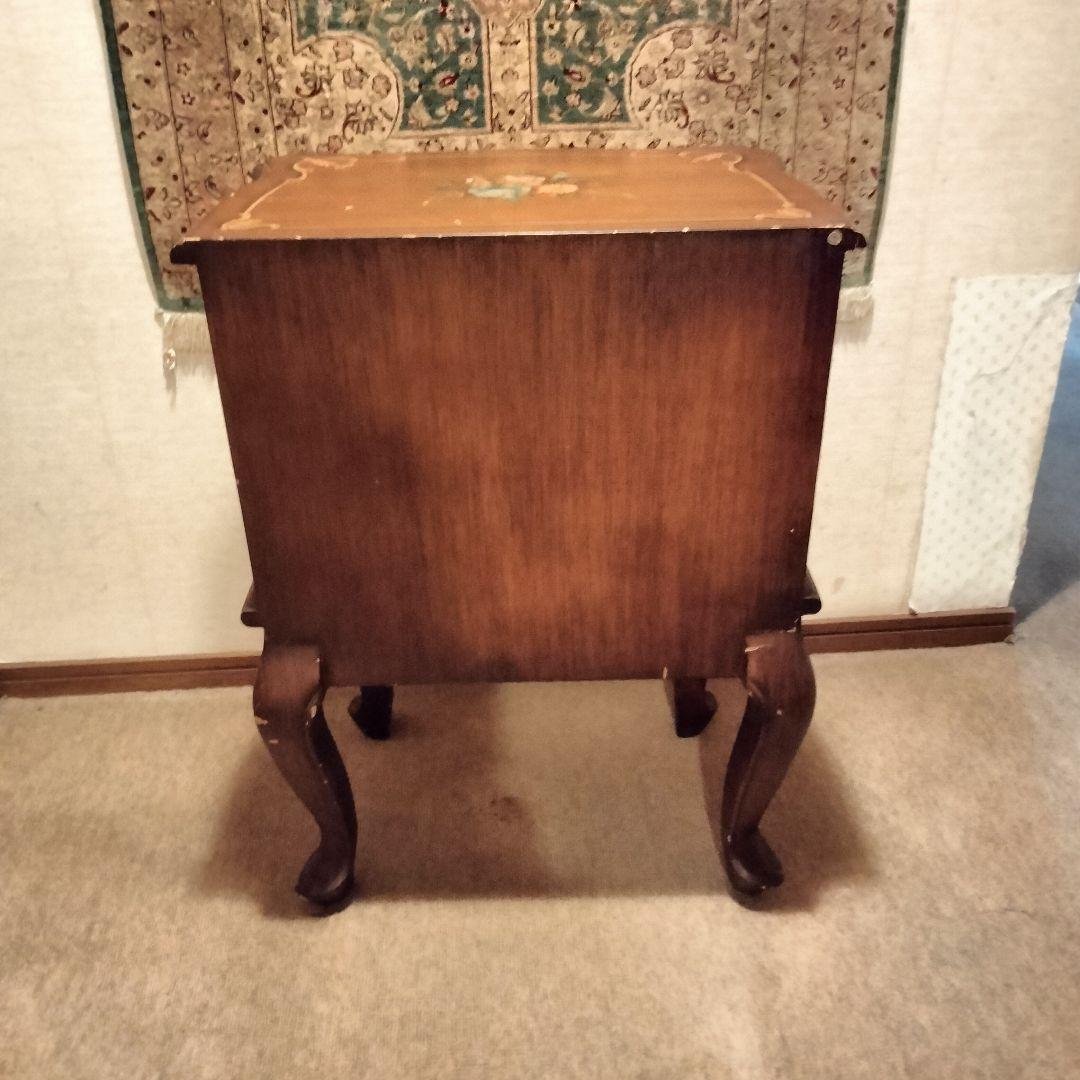 ヨーロッパアンティーク花柄ペイントの木製サイドテーブルチェスト