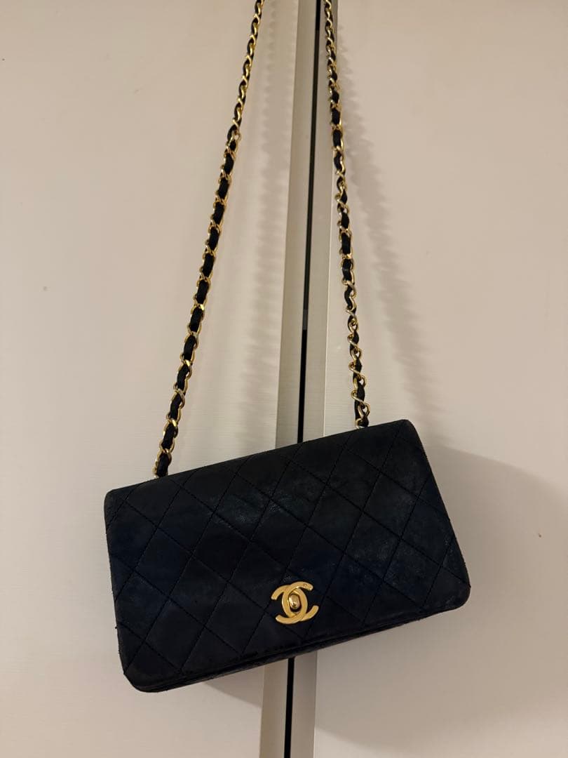 CHANEL ミニマトラッセ　ラムスキン フルフラップ　ショルダーバッグ　黒