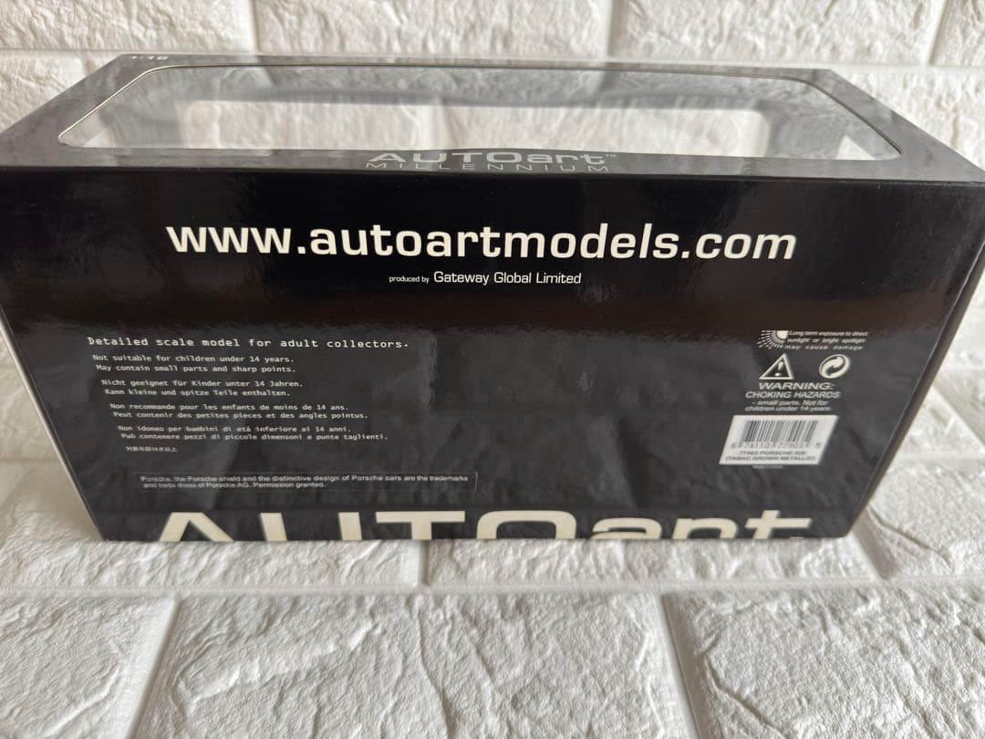 Porsche 928 1/18 AUTOART ポルシェ　ミニカー
