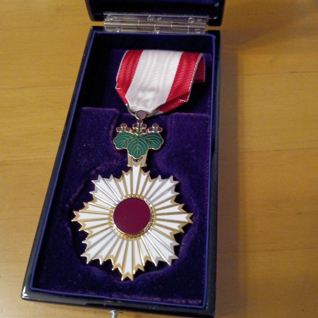 【希少品 極美品!】旭日双光章（勲五等旭日双光章）制度改正後タイプ 完品 新型