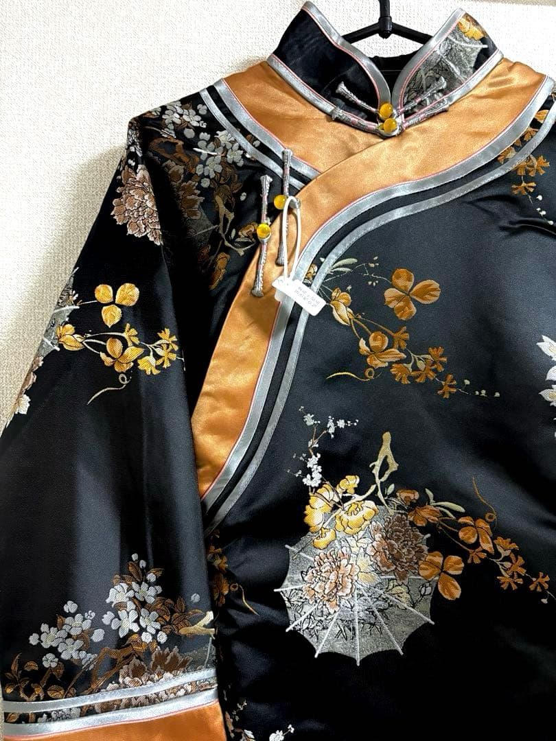 新品未使用 中綿入り ロングチャイナドレス 黒サテン × 金銀梅花柄 長袖