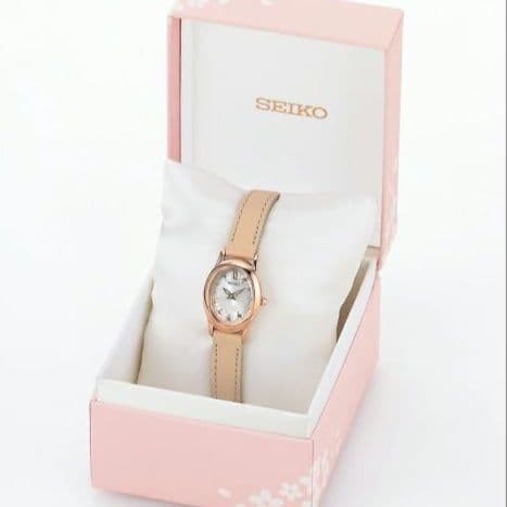 未使用に近い　セイコー2025 ソーラー 腕時計　サクラエディション　レディース