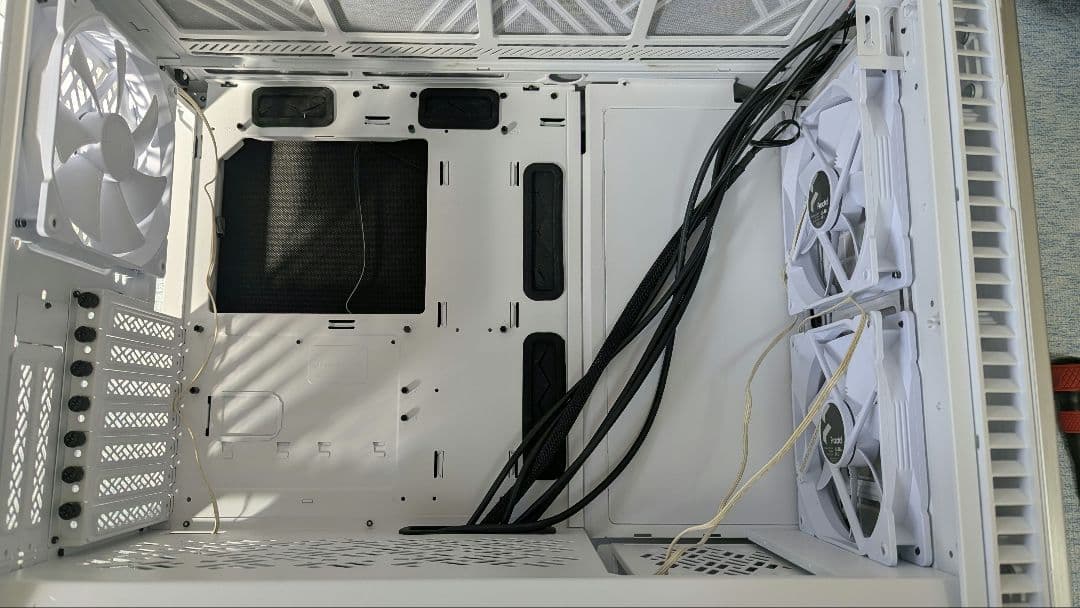 fractal design define 7 white TG 強化ガラス