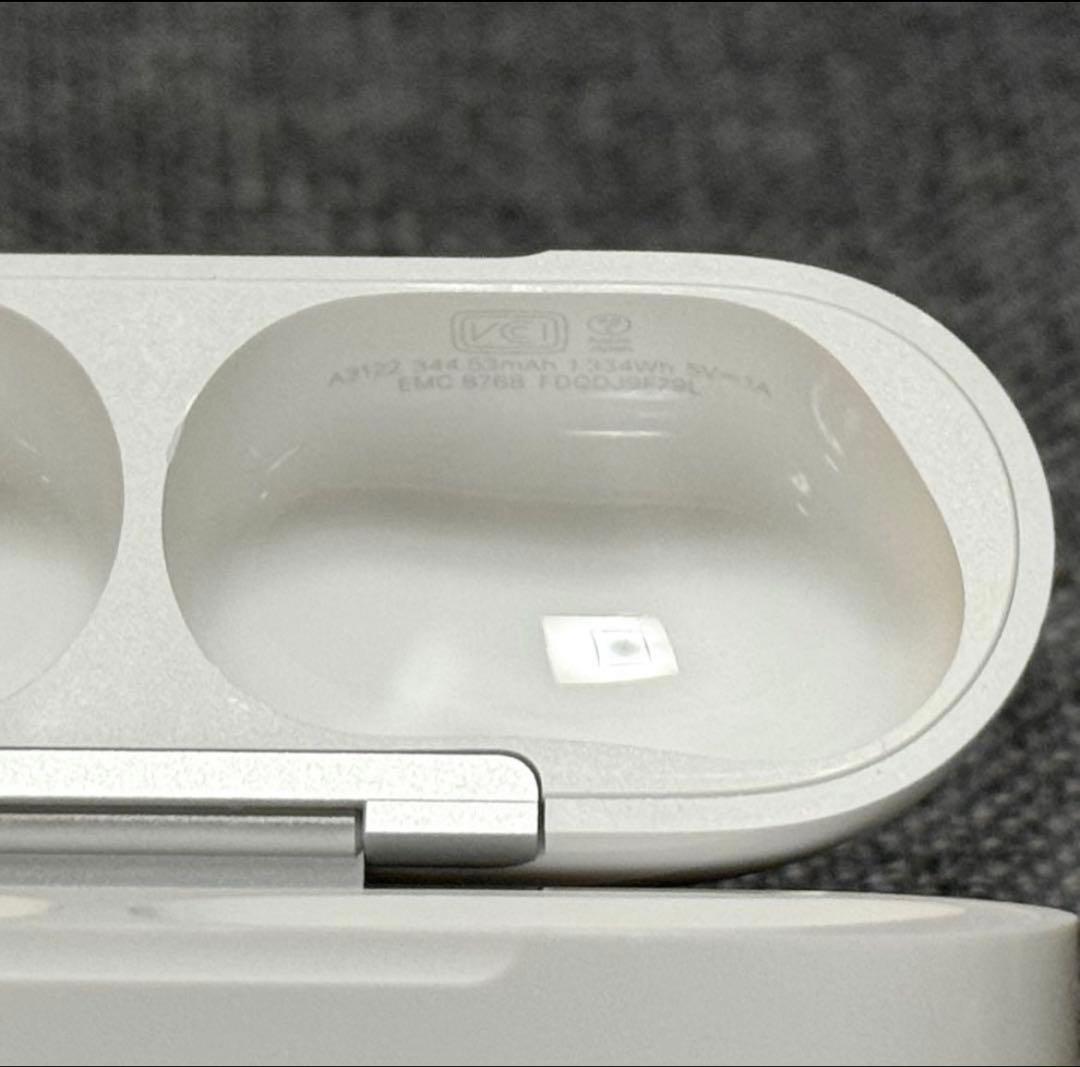 【美品】Apple AirPods Pro 第3世代 充電ケース