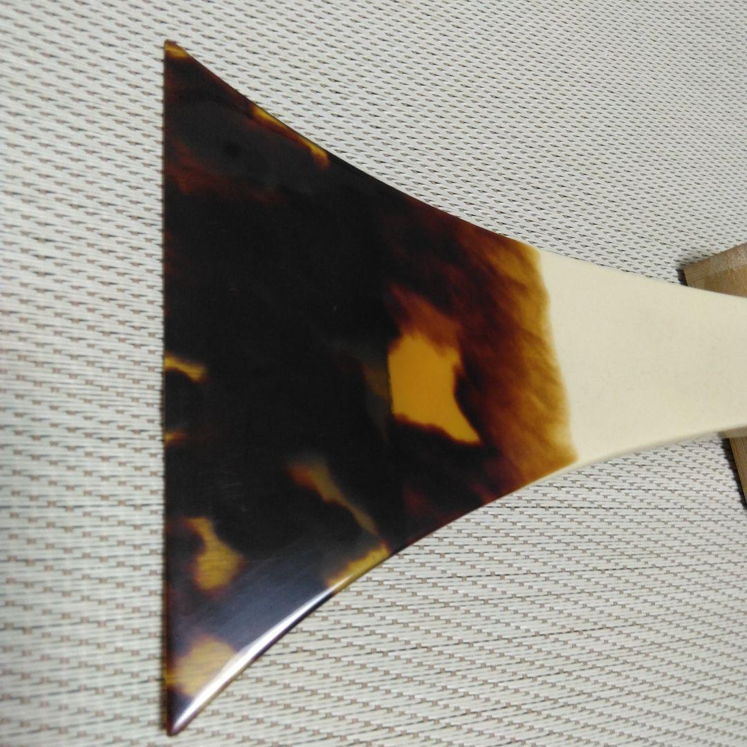 天然水　高山製　本鼈甲　一枚甲三味線バチ