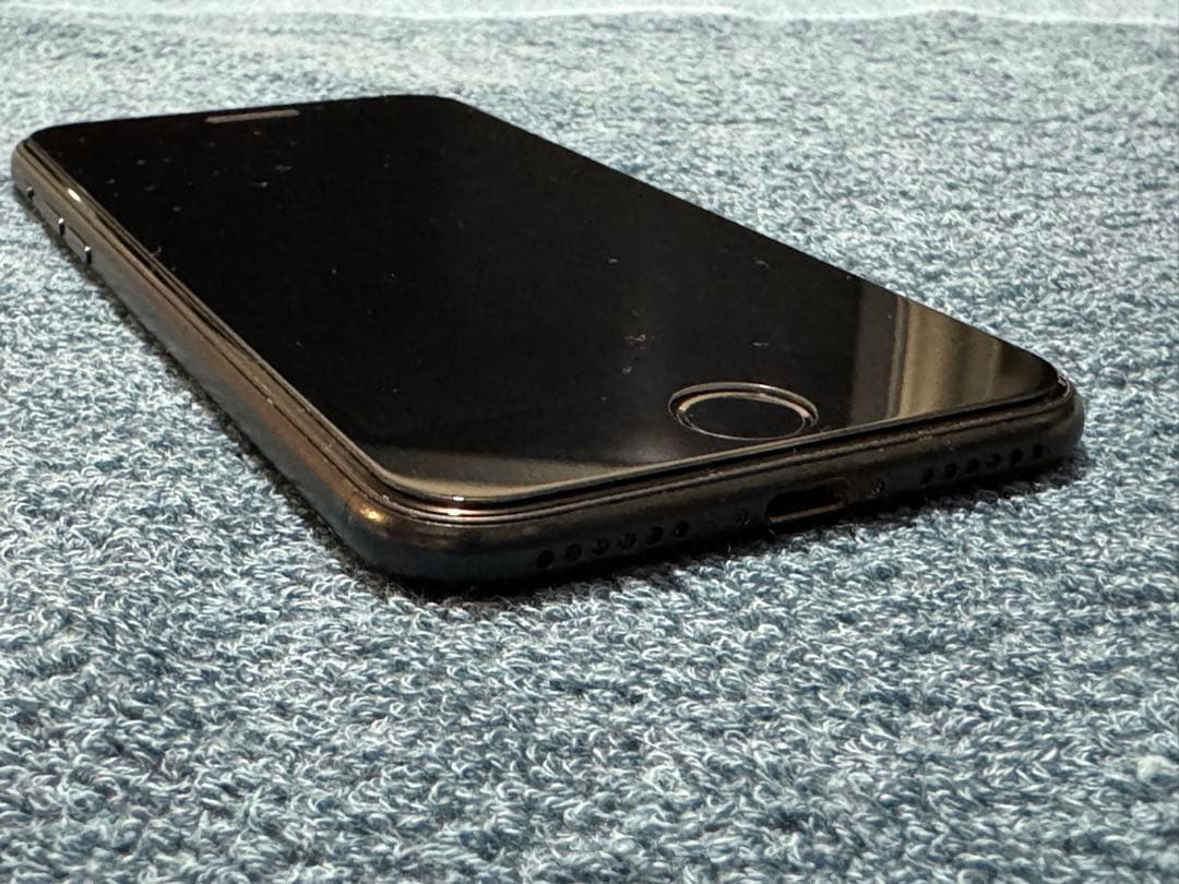 8806 Apple iPhone SE第3世代 ブラック