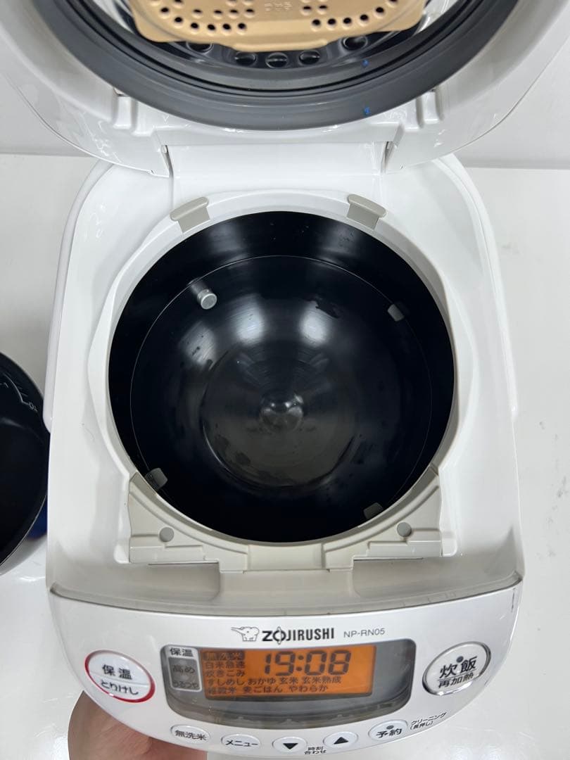 象印 圧力IH炊飯ジャー NP-RN05（0.5合〜3合）ホワイト 2023年齢